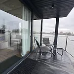 Aqua Loft Lux Houseboat & Waterfront アパート *