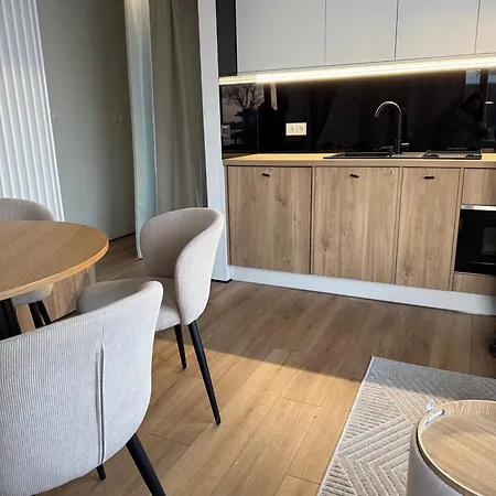 Aqua Loft Lux Houseboat & Waterfront Apartment