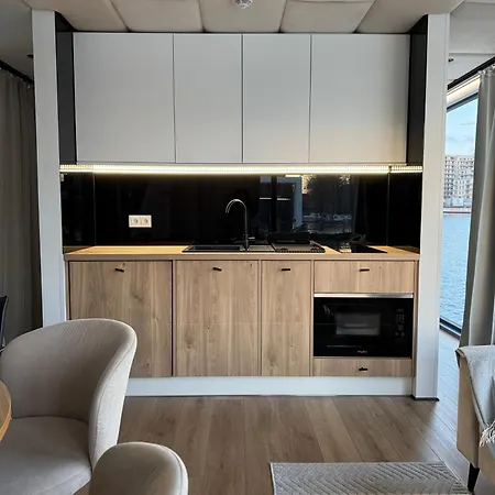 Apartment Aqua Loft Lux Houseboat & Waterfront