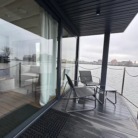 Aqua Loft Lux Houseboat & Waterfront Apartment *