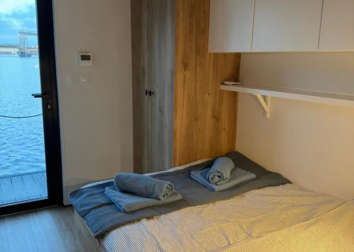 Aqua Loft Lux Houseboat & Waterfront シュチェチン