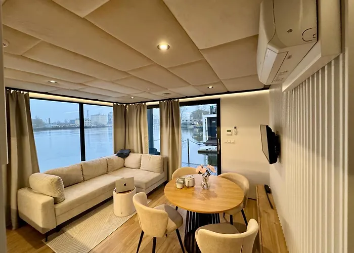 Aqua Loft Lux Houseboat & Waterfront *